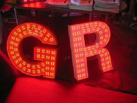 大方LED发光字常见的安装误区。